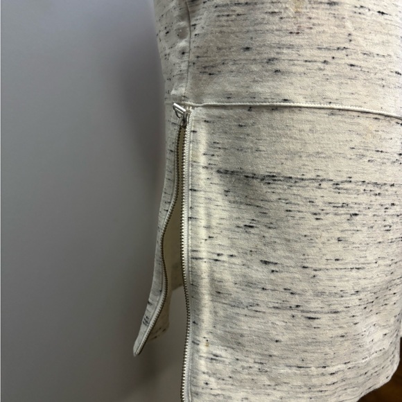 Aritzia Wilfred Pencil Skirt with Side Zippers - Picture 5 of 9